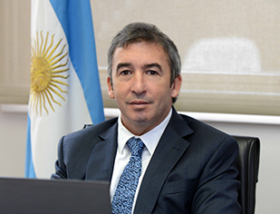 Dr. Santiago Otamendi